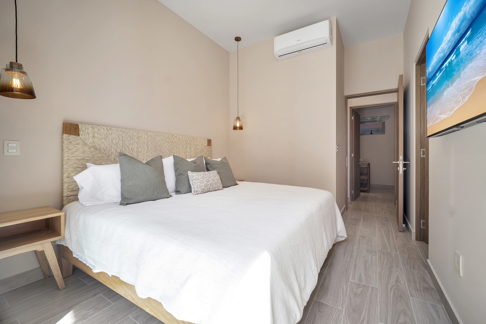 Bedroom2 (2)