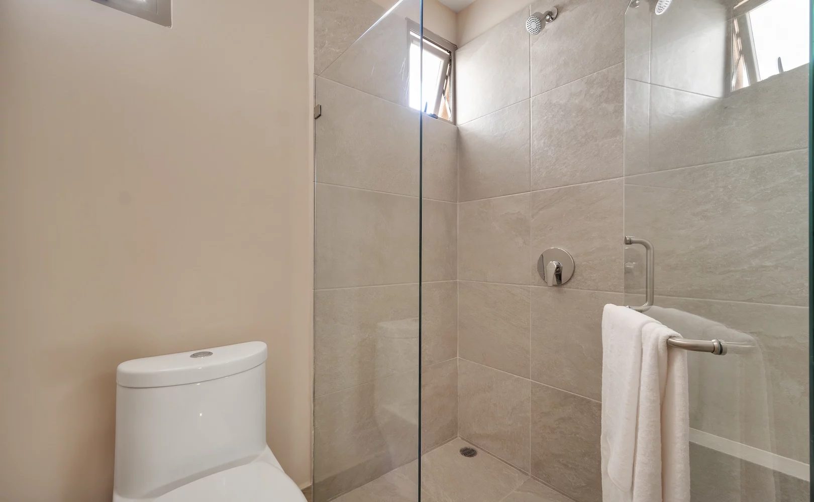 Bathroom1 (1) - 1 Bed