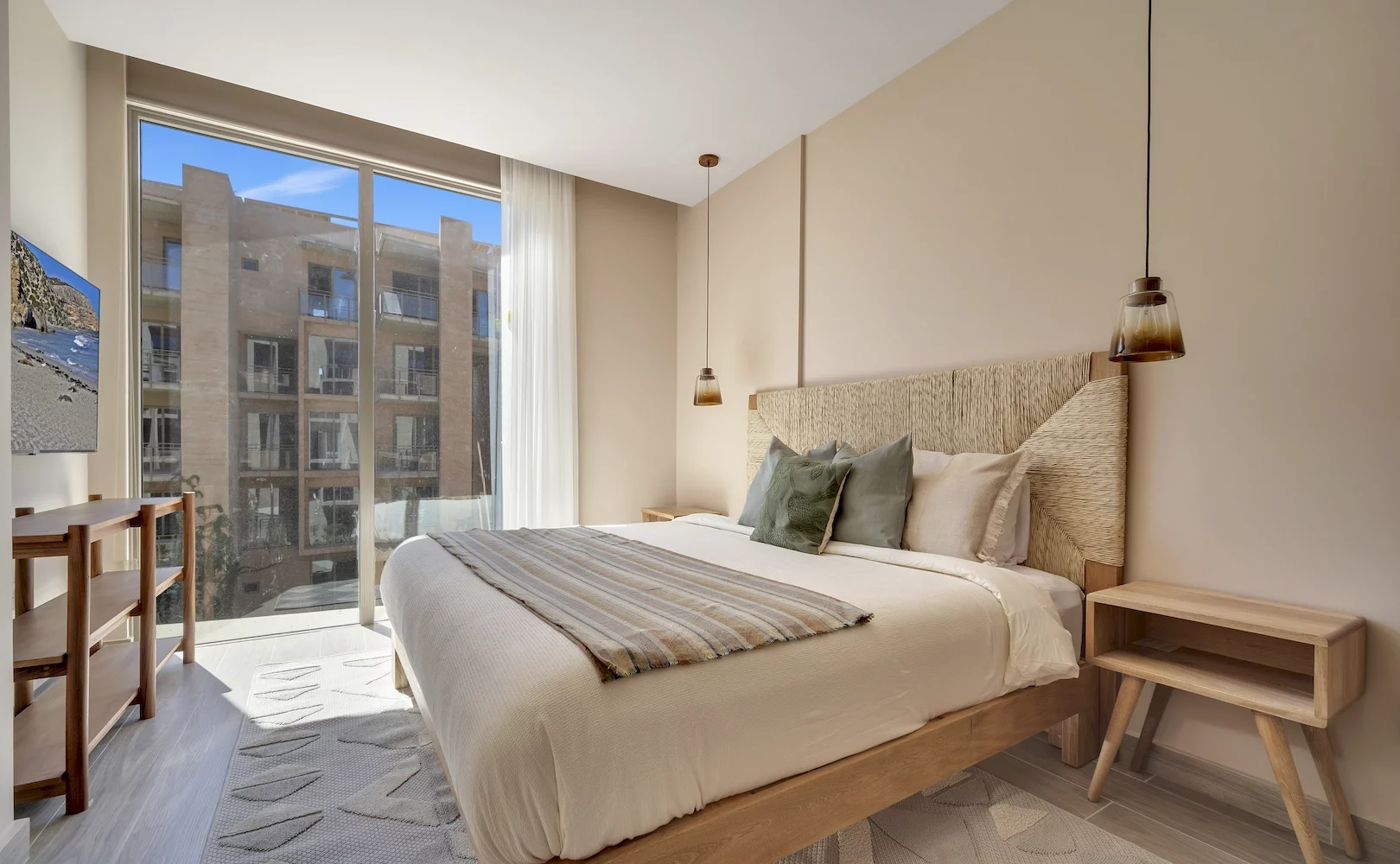 Master Bedroom (1) - 1 Bed